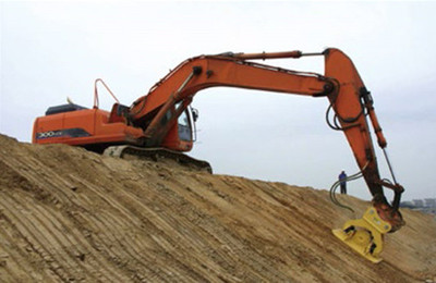 bauma China 2018 山東銘德機械攜多功能屬具設備亮相上海寶馬展，助力建筑安裝工程